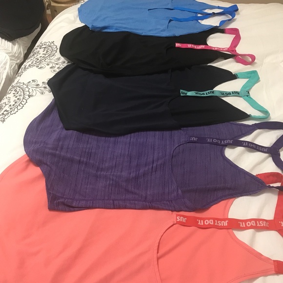 Nike tank top - Picture 2 of 4